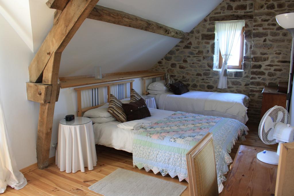 Maison d'hôtes L'Aide Frechu à Mortain-Bocage Chambre photo