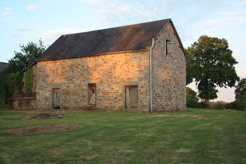 Maison d'hôtes L'Aide Frechu à Mortain-Bocage Extérieur photo