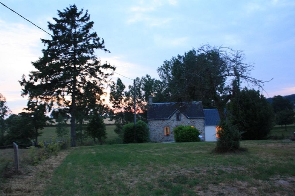 Maison d'hôtes L'Aide Frechu à Mortain-Bocage Extérieur photo