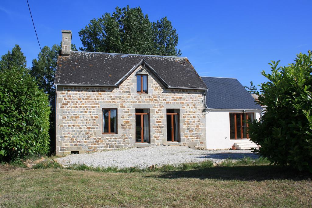Maison d'hôtes L'Aide Frechu à Mortain-Bocage Extérieur photo
